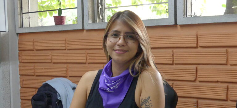 Lauren es profesora del pregrado en Astronomía de la UdeA desde junio del 2022. Es doctora en Astrofísica de la Universidad de Guanajuato (México), líder y cofundadora del colectivo Colombianas Haciendo Investigación en Astrofísica (CHIA) y dirige el grupo de divulgación científica Hermes, conformado por profesores y estudiantes del Instituto de Física de la Universidad.